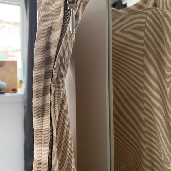 Dress - Picture 3 of 5